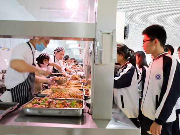 食堂承包：怎么注重食品安全，吃上放心飯菜？